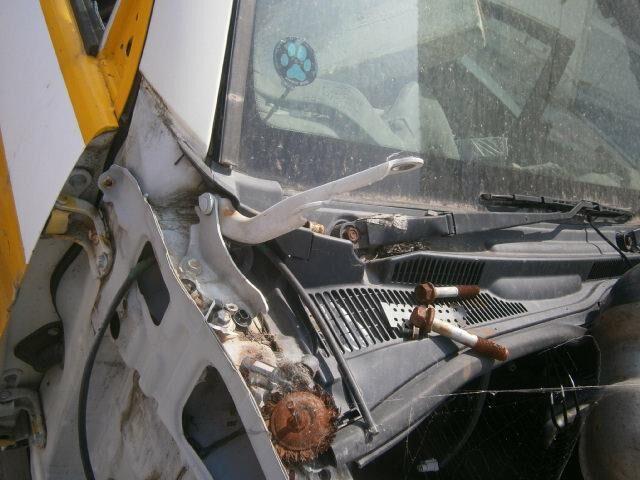 Решетка под лобовое стекло Тойота Хайлюкс Сурф в Магнитогорске 29488